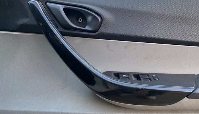 2020 Tata Tiago XT PETROL, Petrol, Manual, 64,908 km, Driver Side Door Panels Control