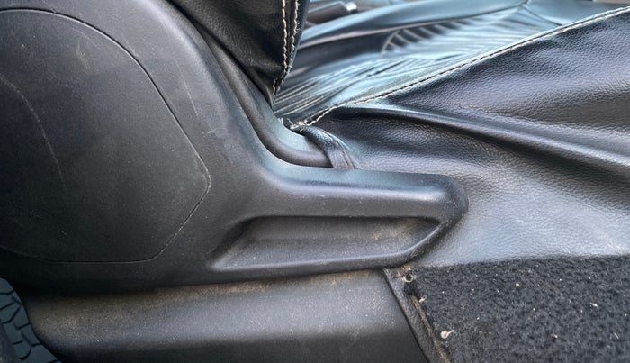 2020 Tata Tiago XT PETROL, Petrol, Manual, 64,908 km, Driver Side Adjustment Panel