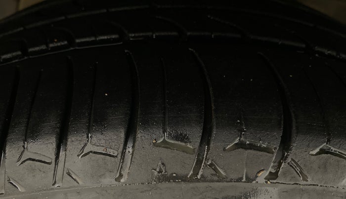 2018 Ford FREESTYLE TITANIUM PLUS 1.2 PETROL, Petrol, Manual, 69,319 km, Left Front Tyre Tread