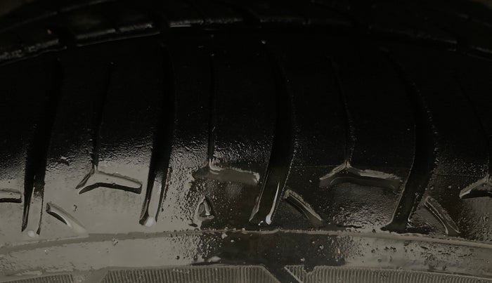 2018 Ford FREESTYLE TITANIUM PLUS 1.2 PETROL, Petrol, Manual, 69,319 km, Right Front Tyre Tread