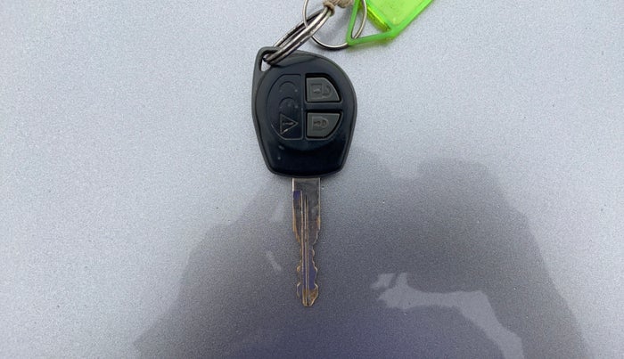 2017 Maruti Baleno DELTA PETROL 1.2, Petrol, Manual, 68,470 km, Key Close Up