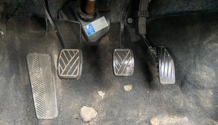 2017 Maruti Baleno DELTA PETROL 1.2, Petrol, Manual, 68,470 km, Pedals