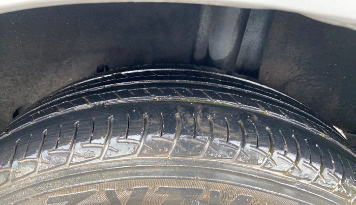 2017 Maruti Baleno DELTA PETROL 1.2, Petrol, Manual, 68,470 km, Left Rear Tyre Tread