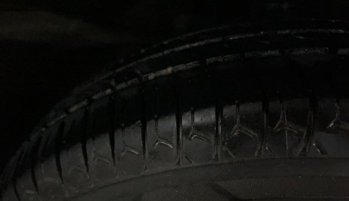 2014 Maruti Wagon R 1.0 LXI CNG, CNG, Manual, 70,185 km, Right Front Tyre Tread