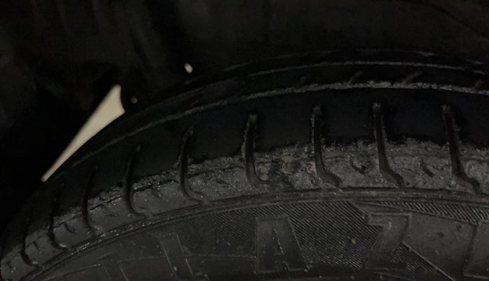 2014 Maruti Wagon R 1.0 LXI CNG, CNG, Manual, 70,185 km, Right Rear Tyre Tread