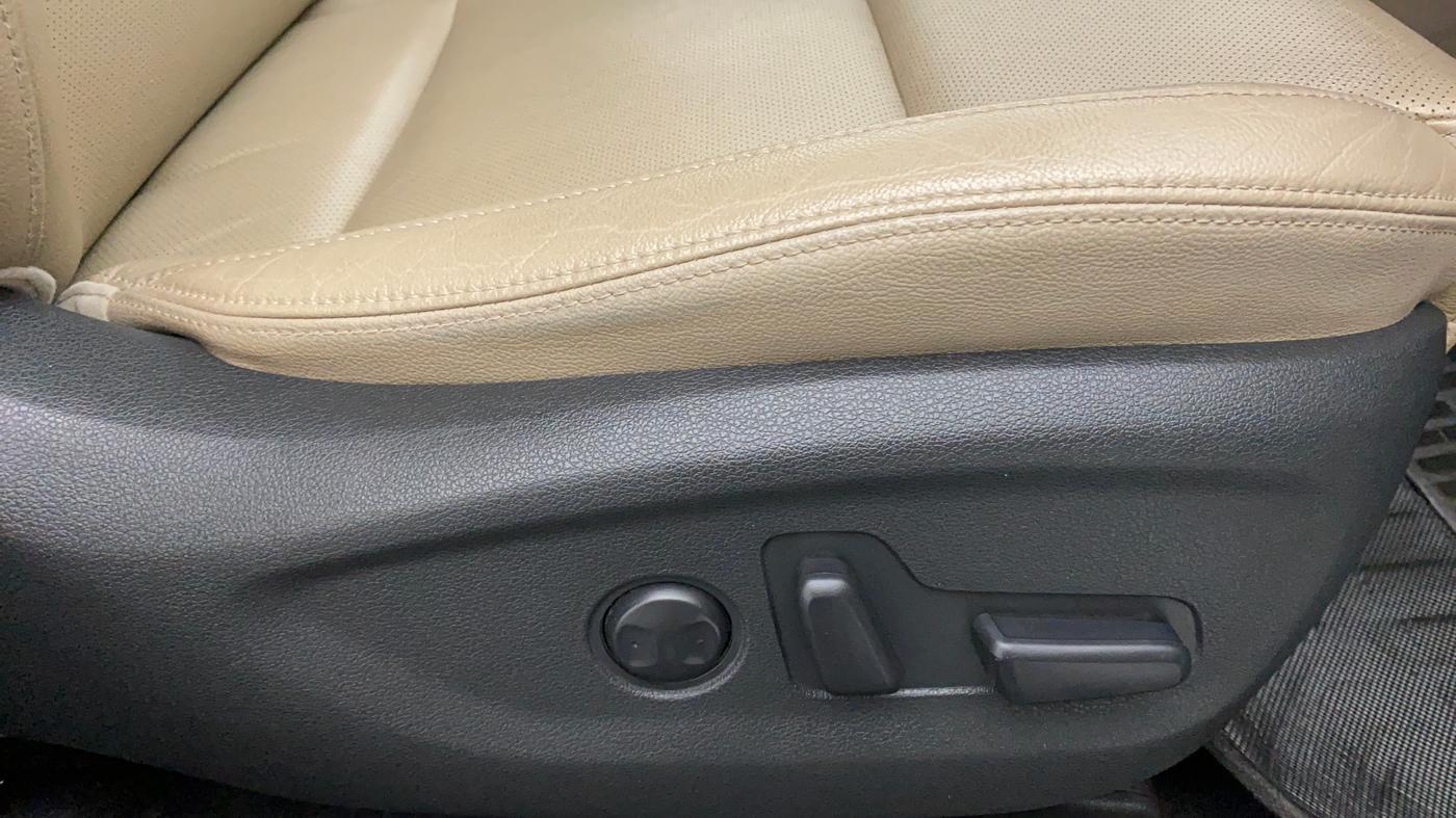 2018 Hyundai Tucson 2WD AT GL DIESEL, Diesel, Automatic, 51,520 km, Driver Side Adjustment Panel