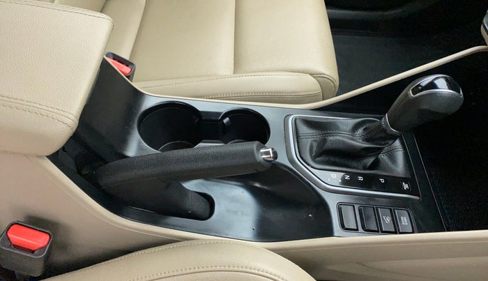 2018 Hyundai Tucson 2WD AT GL DIESEL, Diesel, Automatic, 51,520 km, Gear Lever