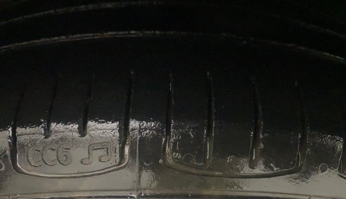 2020 Hyundai GRAND I10 NIOS SPORTZ AMT 1.2 KAPPA VTVT, Petrol, Automatic, 1,02,592 km, Left Front Tyre Tread