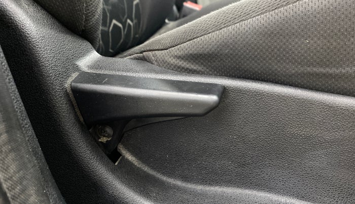 2016 Tata Tiago XT PETROL, Petrol, Manual, 18,999 km, Driver Side Adjustment Panel