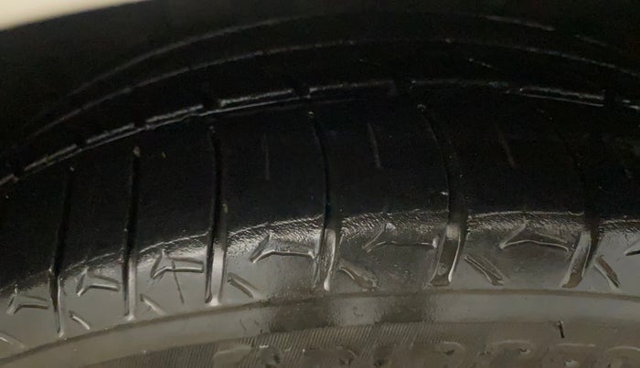 2020 Tata Tiago XZ PLUS PETROL, CNG, Manual, 41,710 km, Right Front Tyre Tread