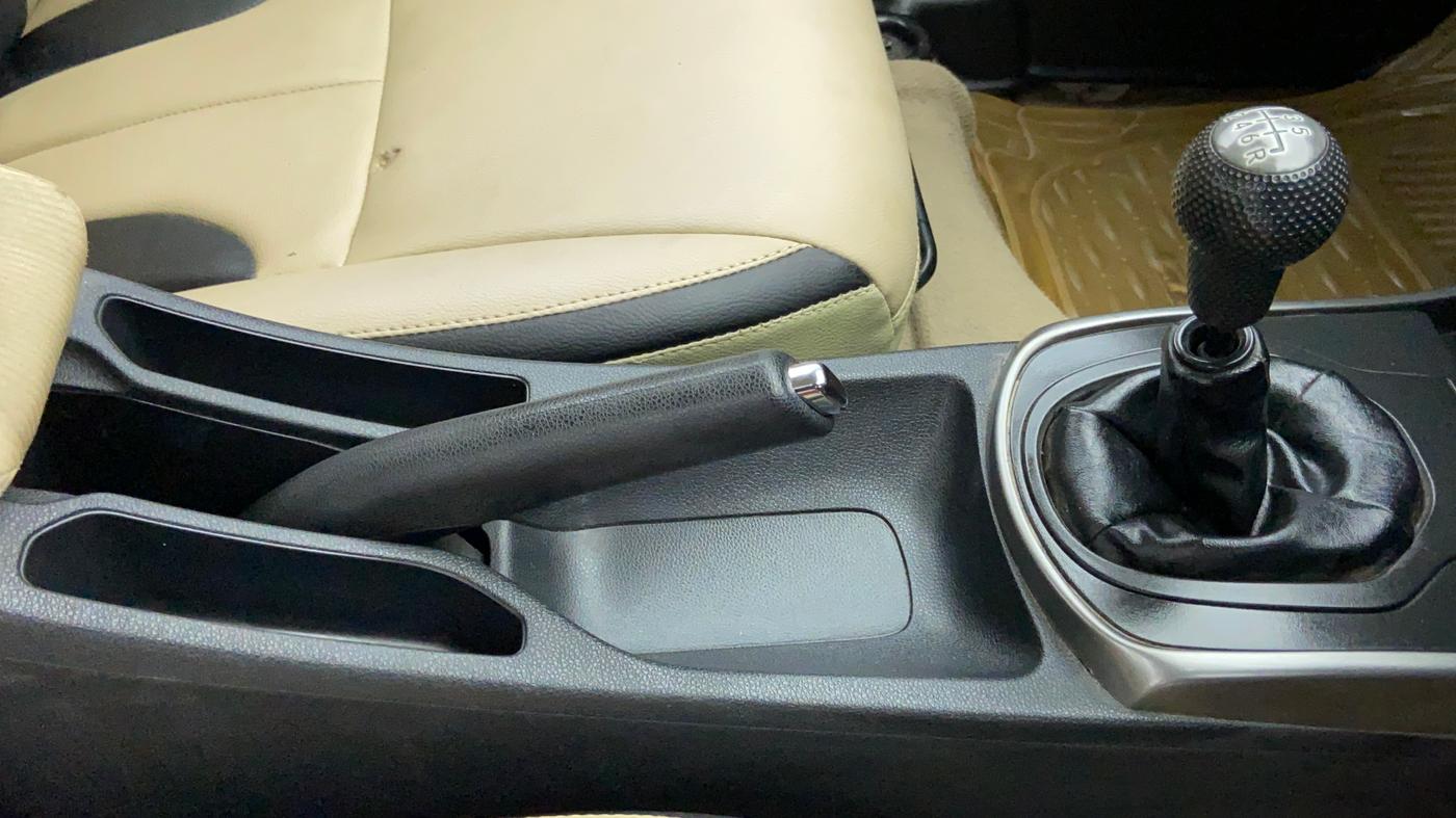 2014 Honda City SV MT DIESEL, Diesel, Manual, 37,909 km, Gear Lever