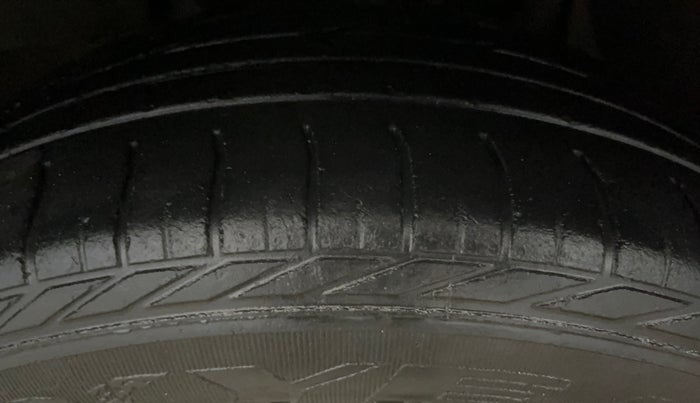 2019 Tata NEXON XMA PETROL, Petrol, Automatic, 51,646 km, Left Front Tyre Tread