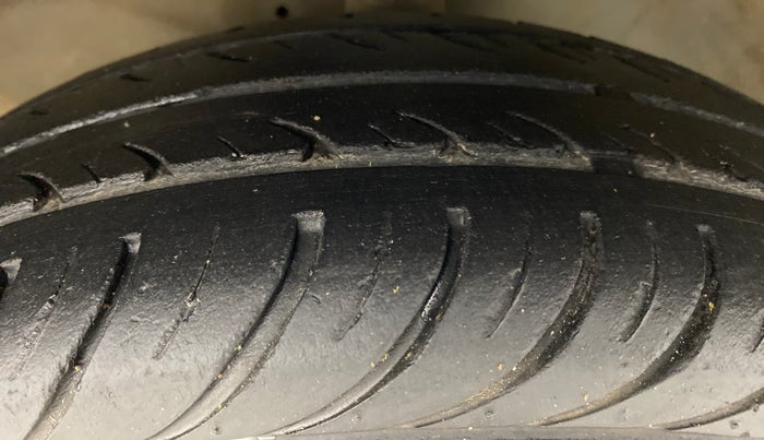 2011 Hyundai Santro Xing GL PLUS, Petrol, Manual, 46,496 km, Left Front Tyre Tread