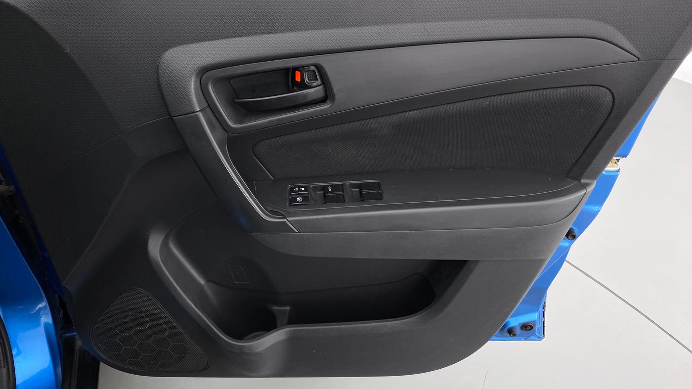 2016 Maruti Vitara Brezza VDI, Diesel, Manual, Driver Side Door Panels Control