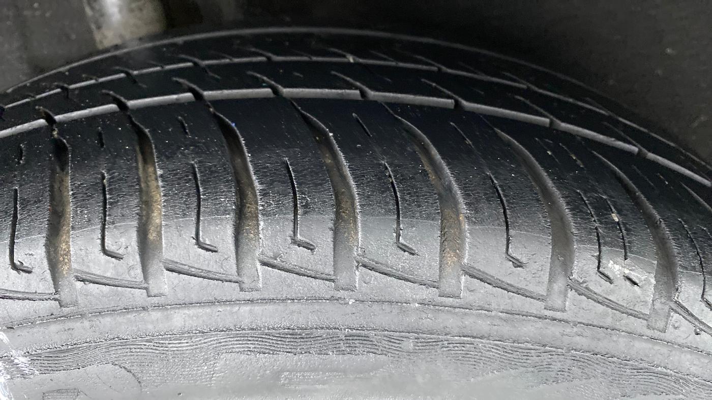 2016 Maruti Vitara Brezza VDI, Diesel, Manual, Right Rear Tyre Tread