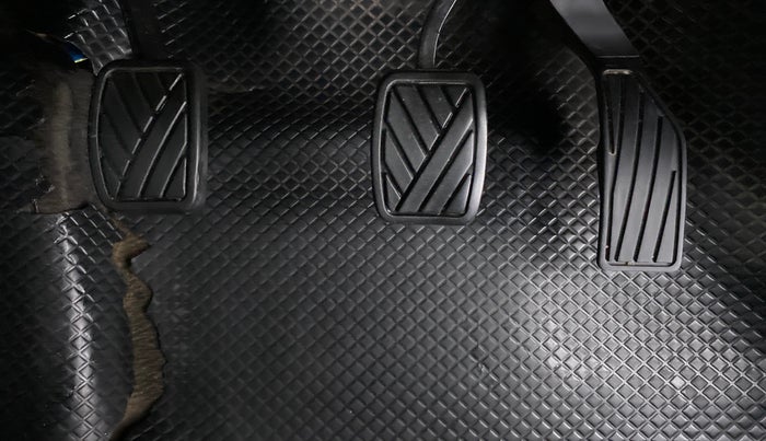 2016 Maruti Vitara Brezza VDI, Diesel, Manual, Pedals