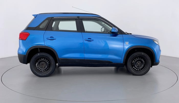2016 Maruti Vitara Brezza VDI, Diesel, Manual, Right Side View