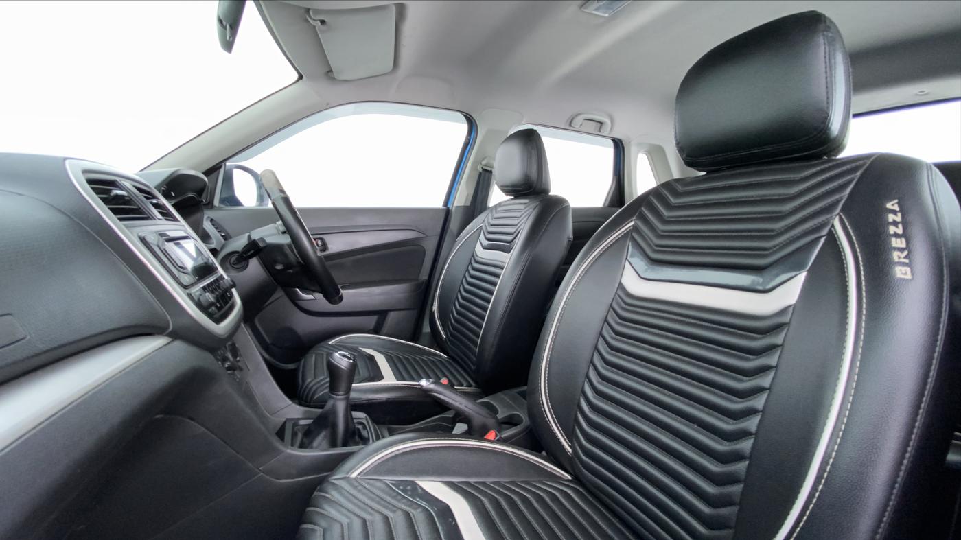 2016 Maruti Vitara Brezza VDI, Diesel, Manual, Right Side Front Door Cabin