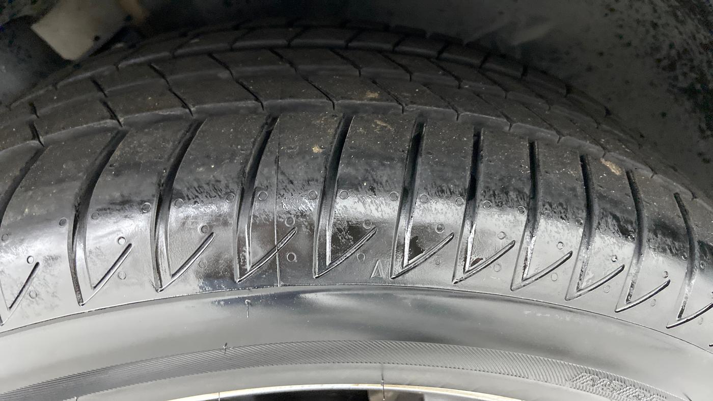 2014 Mercedes Benz GLA Class 200 CDI STYLE, Diesel, Automatic, 29,348 km, Right Front Tyre Tread
