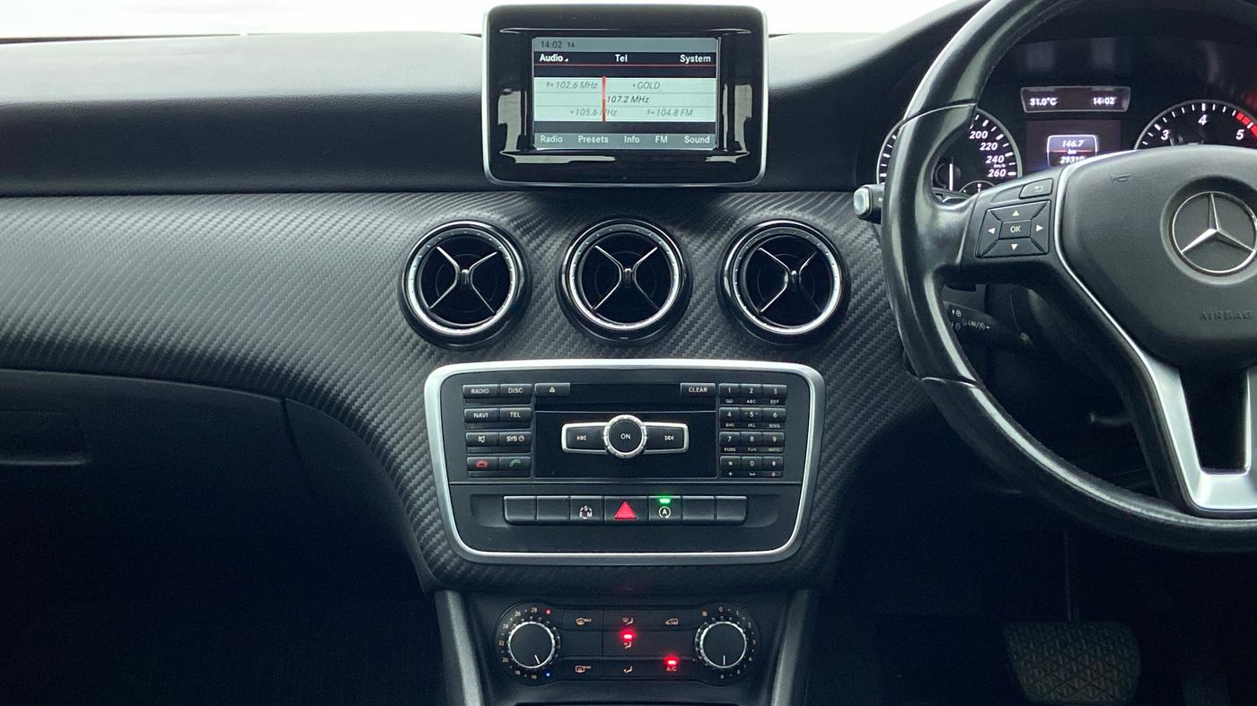2014 Mercedes Benz GLA Class 200 CDI STYLE, Diesel, Automatic, 29,348 km, Infotainment System