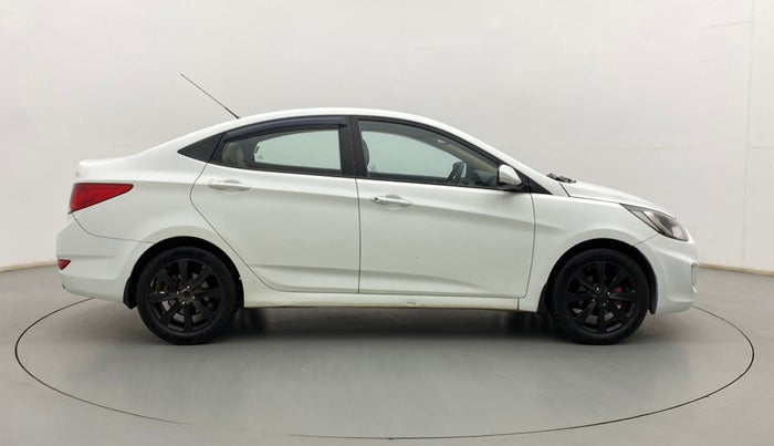 2011 Hyundai Verna FLUIDIC 1.6 VTVT SX, Petrol, Manual, 1,09,015 km, Right Side View