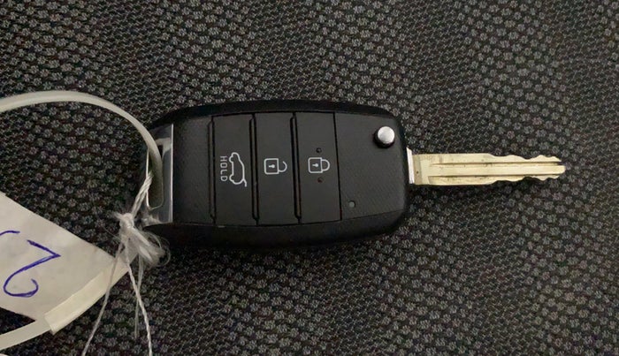 2020 KIA SONET HTK PLUS 1.2, Petrol, Manual, 56,477 km, Key Close Up
