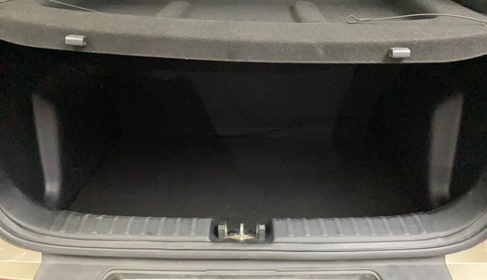 2020 KIA SONET HTK PLUS 1.2, Petrol, Manual, 56,477 km, Boot Inside