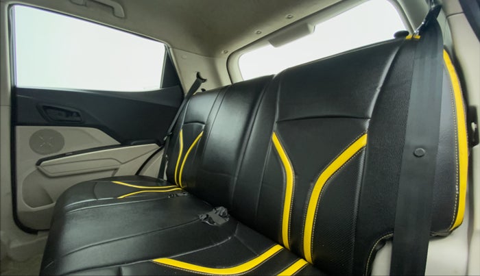2021 Mahindra XUV300 1.2 W4 MT, Petrol, Manual, 15,778 km, Right Side Rear Door Cabin