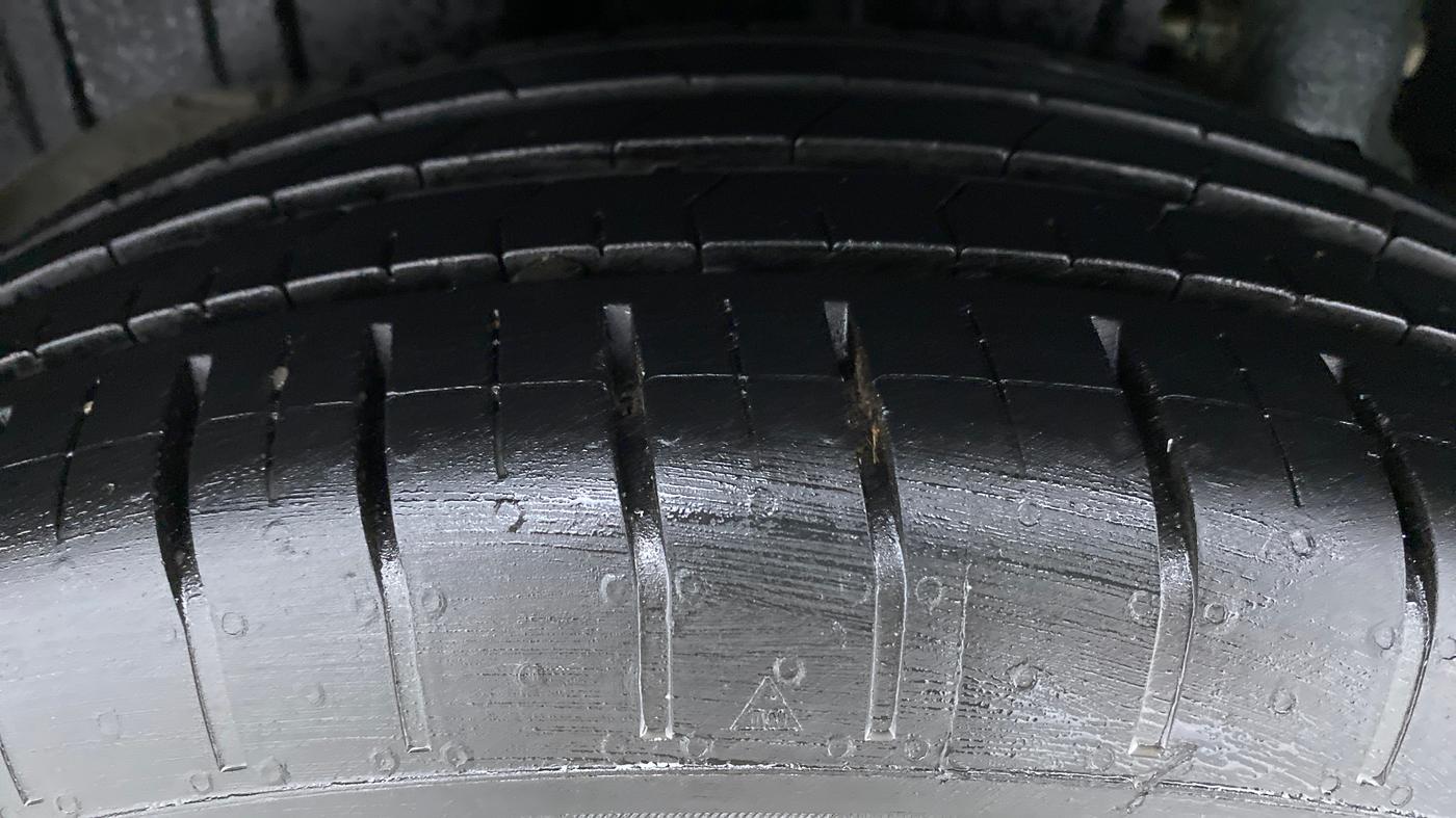 2021 Mahindra XUV300 1.2 W4 MT, Petrol, Manual, 15,778 km, Right Rear Tyre Tread