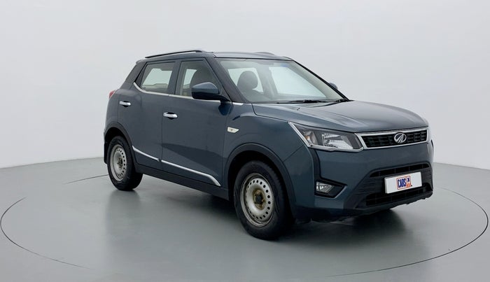 2021 Mahindra XUV300 1.2 W4 MT, Petrol, Manual, 15,778 km, Right Front Diagonal