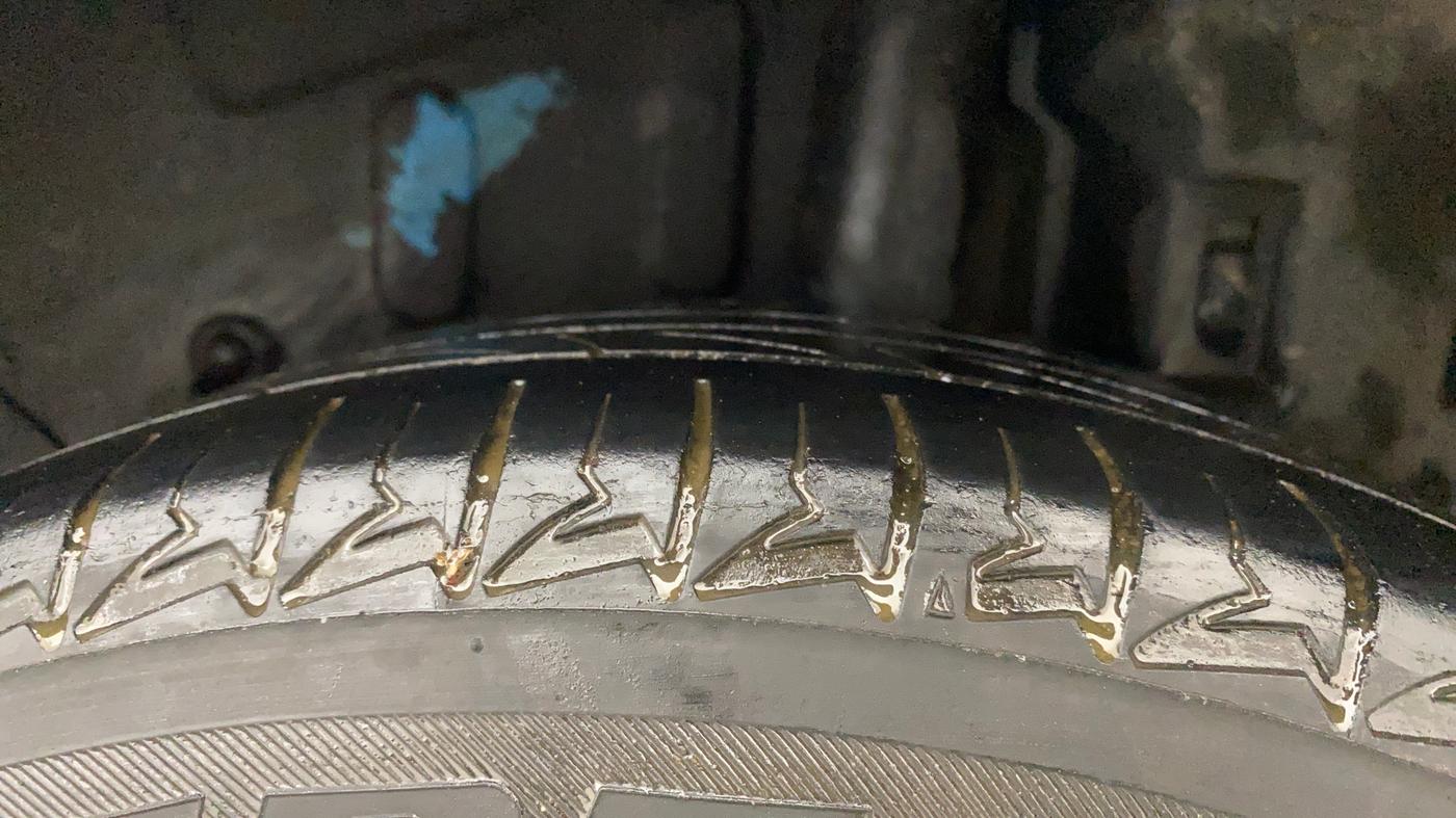 2015 Toyota Etios Liva V, Petrol, Manual, 77,618 km, Left Rear Tyre Tread