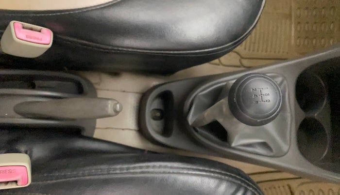 2015 Toyota Etios Liva V, Petrol, Manual, 77,618 km, Gear Lever