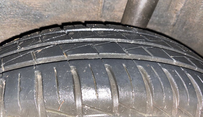 2022 Renault Kwid RXT 1.0 AMT, Petrol, Automatic, 24,688 km, Left Rear Tyre Tread