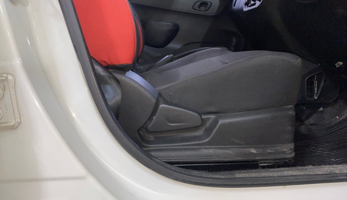 2022 Renault Kwid RXT 1.0 AMT, Petrol, Automatic, 24,688 km, Driver Side Adjustment Panel