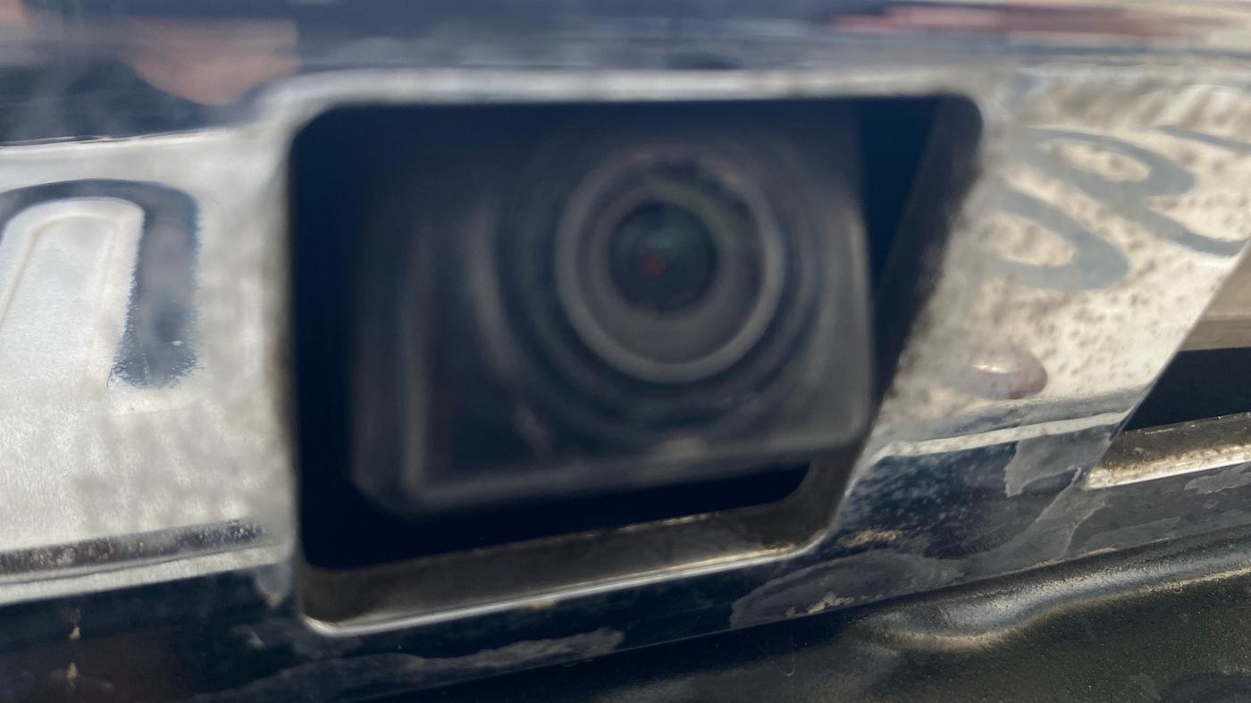 2018 Mahindra XUV500 W11 AT, Diesel, Automatic, 1,07,471 km, Parking Camera
