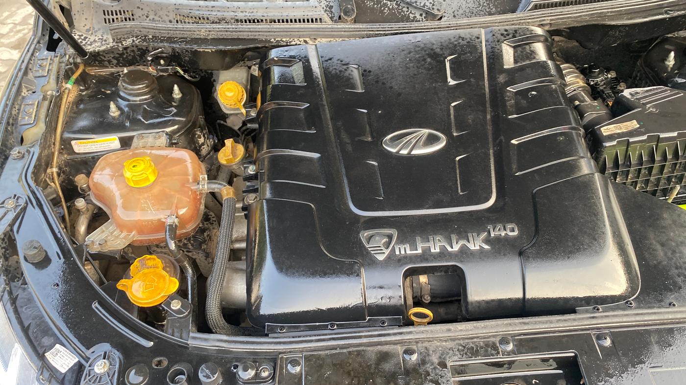 2018 Mahindra XUV500 W11 AT, Diesel, Automatic, 1,07,471 km, Engine View - Right