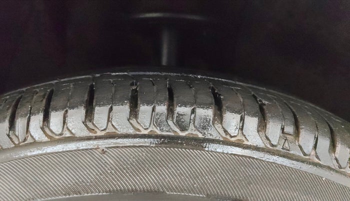 2019 Maruti Dzire VXI, Petrol, Manual, 12,761 km, Right Front Tyre Tread