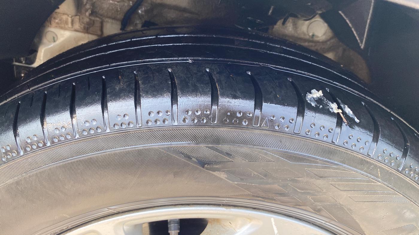 2023 Mahindra XUV300 W8 1.5 DIESEL, Diesel, Manual, 85,599 km, Left Front Tyre Tread