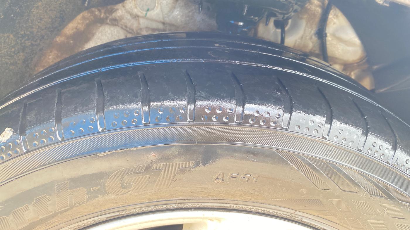 2023 Mahindra XUV300 W8 1.5 DIESEL, Diesel, Manual, 85,599 km, Right Front Tyre Tread