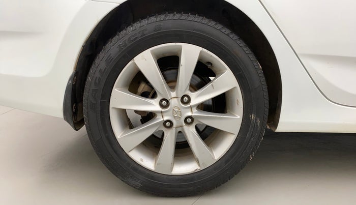 2012 Hyundai Verna FLUIDIC 1.6 CRDI SX, Diesel, Manual, 99,867 km, Right Rear Wheel