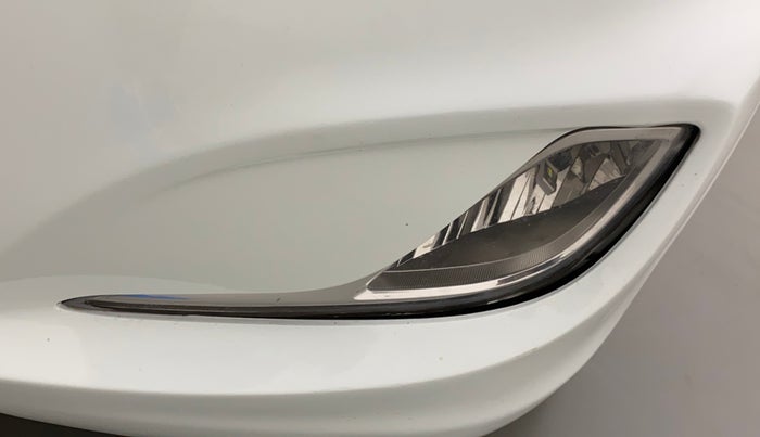 2012 Hyundai Verna FLUIDIC 1.6 CRDI SX, Diesel, Manual, 99,867 km, Left fog light - Not fixed properly