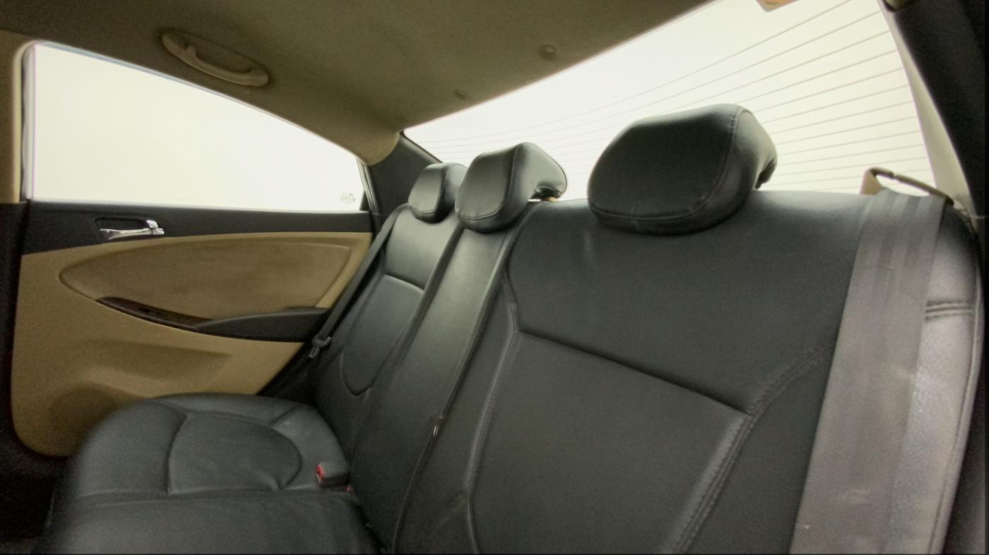 2012 Hyundai Verna FLUIDIC 1.6 CRDI SX, Diesel, Manual, 99,867 km, Right Side Rear Door Cabin