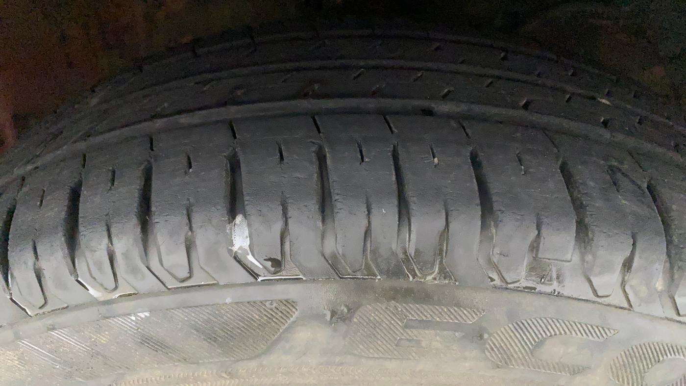 2018 Maruti Dzire ZXI PLUS AMT, Petrol, Automatic, 24,902 km, Right Front Tyre Tread