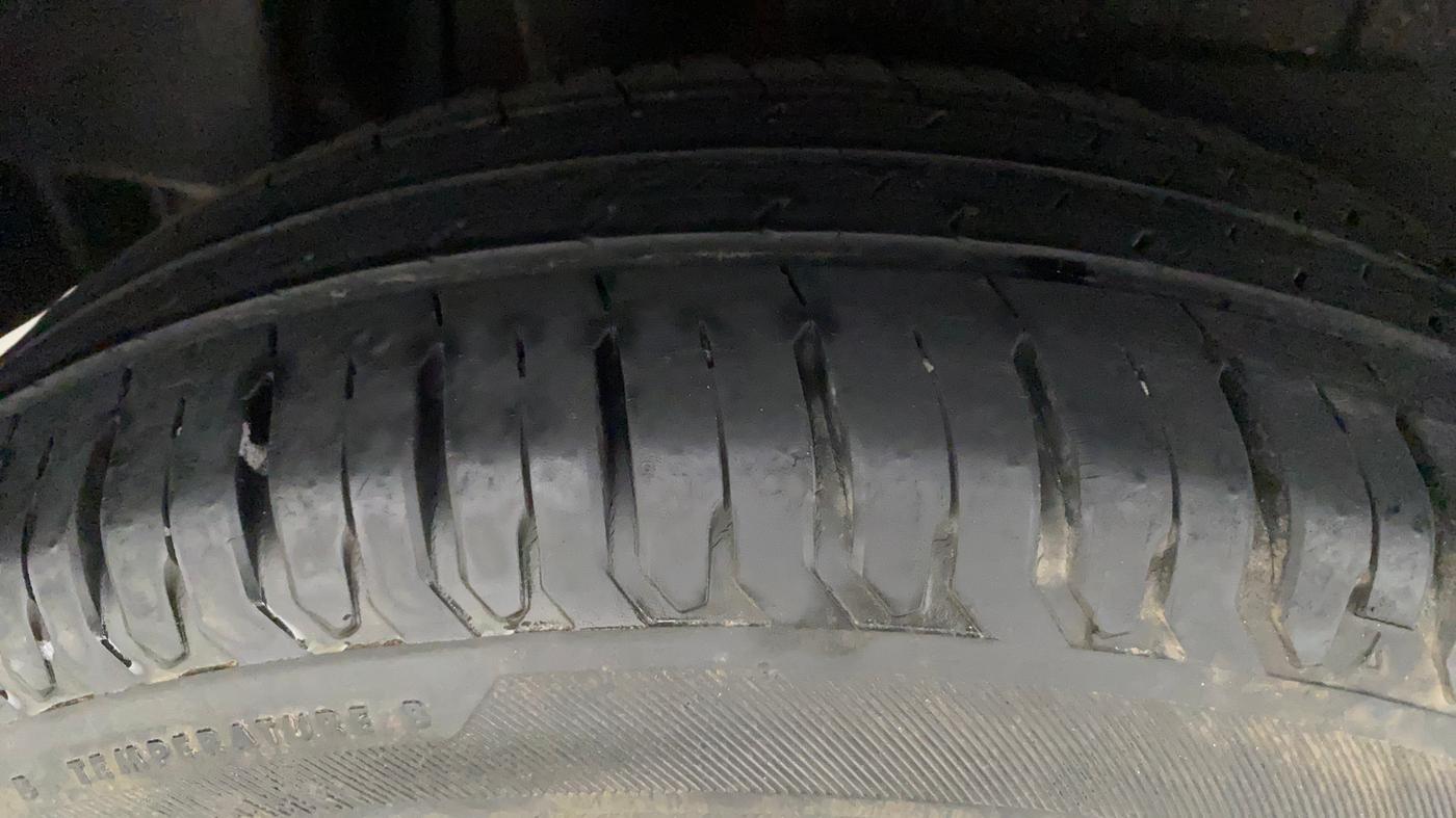 2018 Maruti Dzire ZXI PLUS AMT, Petrol, Automatic, 24,902 km, Right Rear Tyre Tread