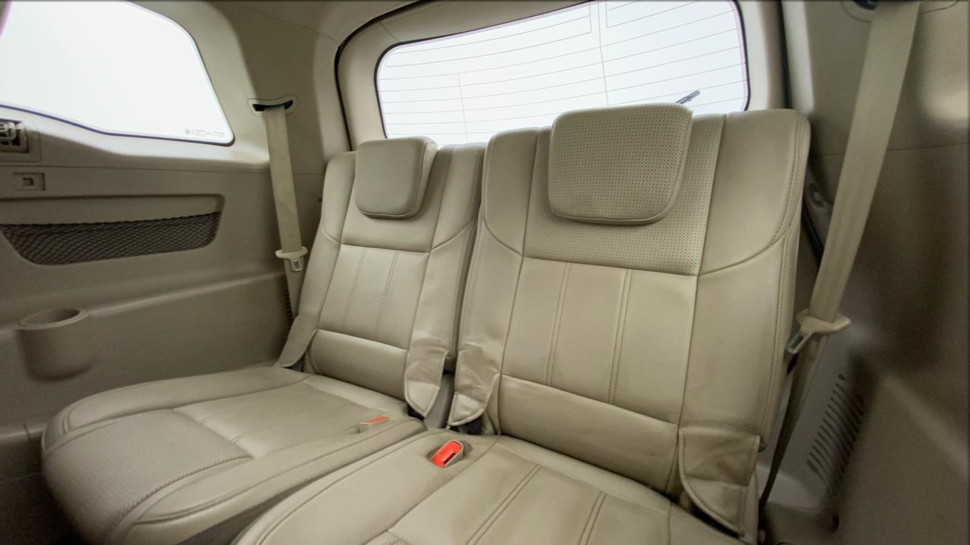 2017 Mahindra XUV500 W8 FWD, Diesel, Manual, 28,339 km, Third Seat Row ( optional )
