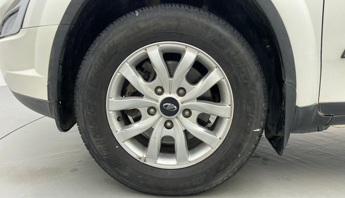 2017 Mahindra XUV500 W8 FWD, Diesel, Manual, 28,339 km, Left Front Wheel