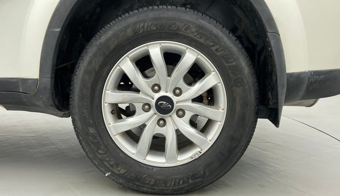 2017 Mahindra XUV500 W8 FWD, Diesel, Manual, 28,339 km, Left Rear Wheel