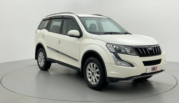 2017 Mahindra XUV500 W8 FWD, Diesel, Manual, 28,339 km, Right Front Diagonal