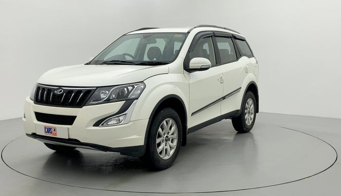 2017 Mahindra XUV500 W8 FWD, Diesel, Manual, 28,339 km, Left Front Diagonal