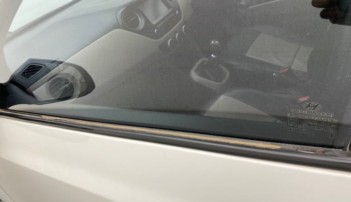 2018 Hyundai Grand i10 SPORTZ (O) 1.2 KAPPA VTVT, Petrol, Manual, 44,675 km, Front passenger door - Weather strip has minor damage